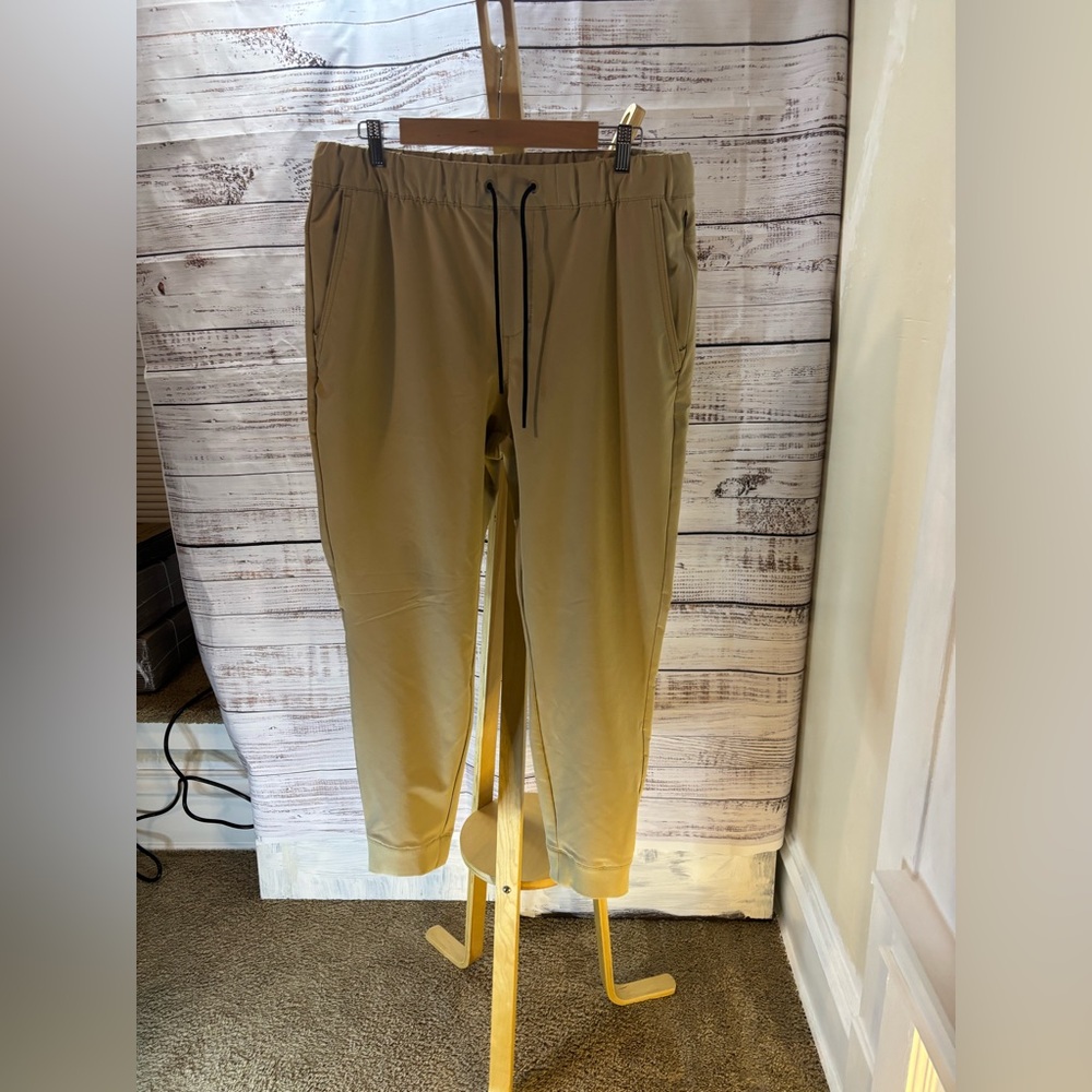 Old Navy StretchTech Jogger Pants Men’s L | Light Khaki | Drawstring